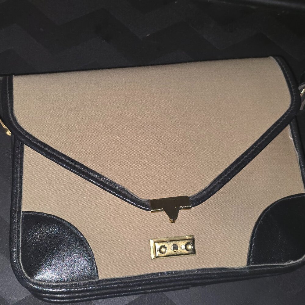 Everyday wear crossbody tan purse
